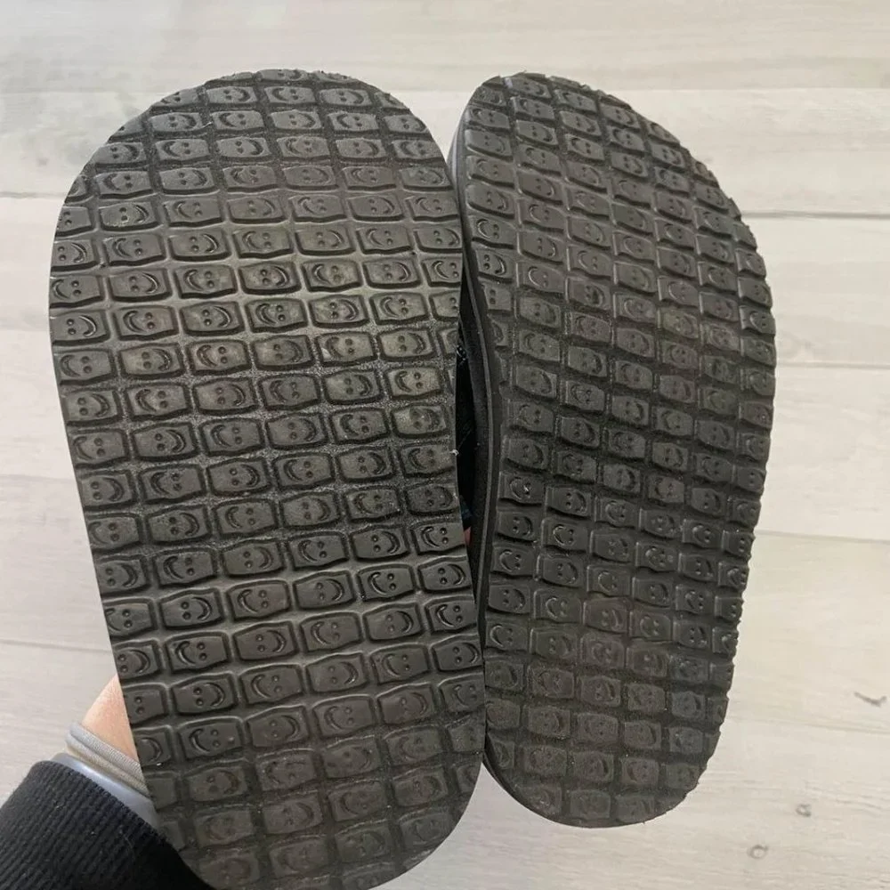 Sanuk Kids Sandals‎ Size 9/10